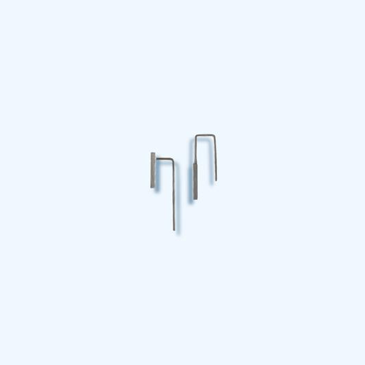 LINEAR earrings straight